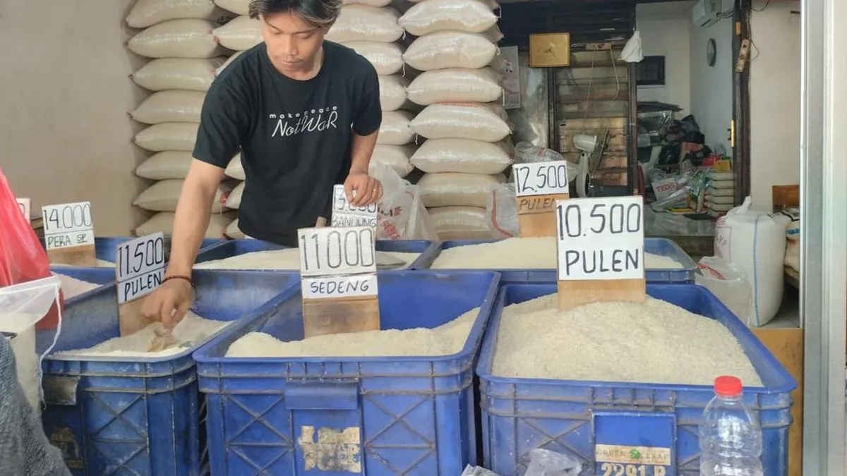 Kinerja Indofood dipengaruhi oleh harga bahan baku, sementara investasi kuartal I-2026 mencapai Rp 498,7 triliun. Baca selengkapnya di beritaekonomi.id. 📈💼 #BisnisIndonesia #Investasi #IHSG
