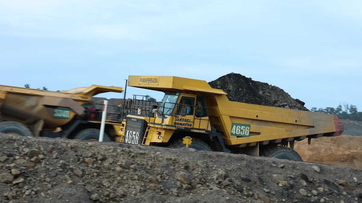 Pertumbuhan kendaraan listrik di Indonesia terus meningkat, sementara ekspor listrik hijau menghadapi tantangan regulasi. Baca selengkapnya di beritaekonomi.id. ⚡🚗 #IndustriIndonesia #EnergiTerbarukan #PasarModal