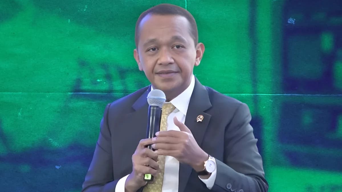 Pemerintah Indonesia membuka peluang investasi energi hijau senilai US$ 500 miliar. Simak selengkapnya di beritaekonomi.id. 🌱💡 #EnergiHijau #Investasi #BisnisIndonesia